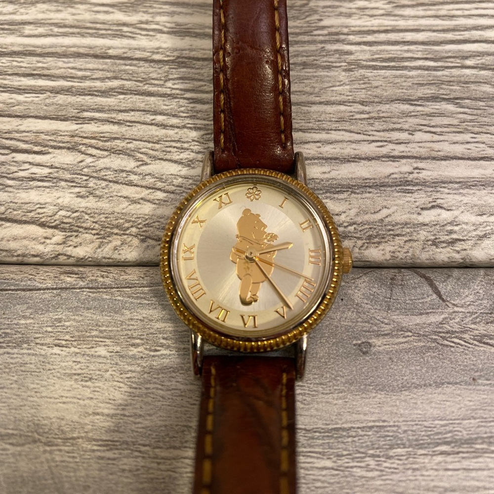 Pre owned Disneys Winnie the Pooh Ladies Wristwatch